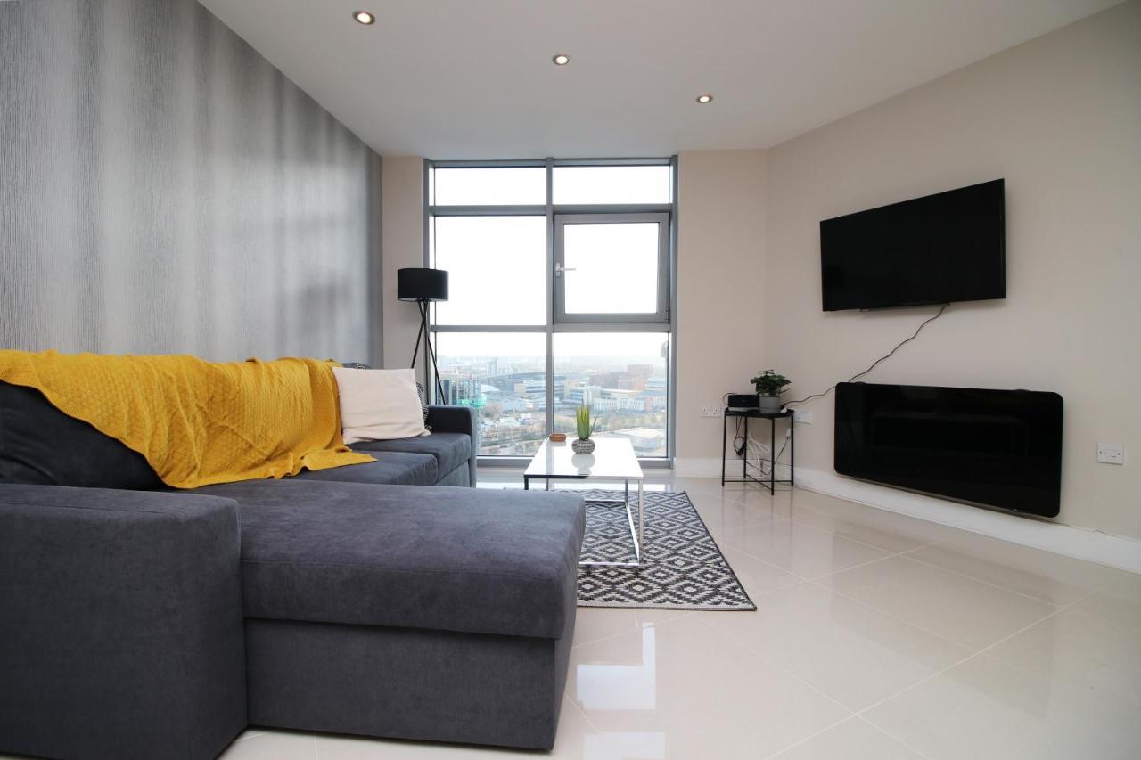 קארדיף The Skyline - Luxury City Centre Flat With Designated Parking מראה חיצוני תמונה