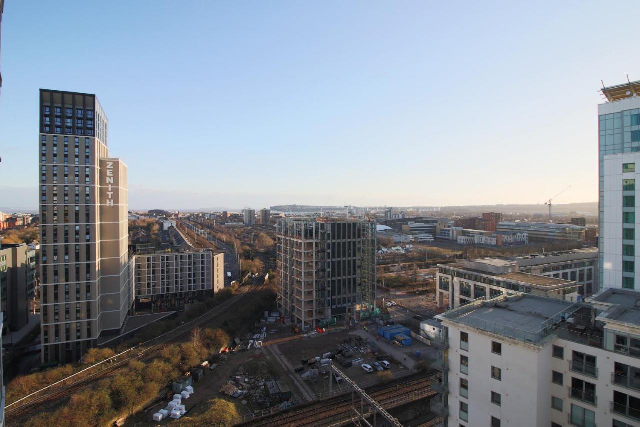 קארדיף The Skyline - Luxury City Centre Flat With Designated Parking מראה חיצוני תמונה