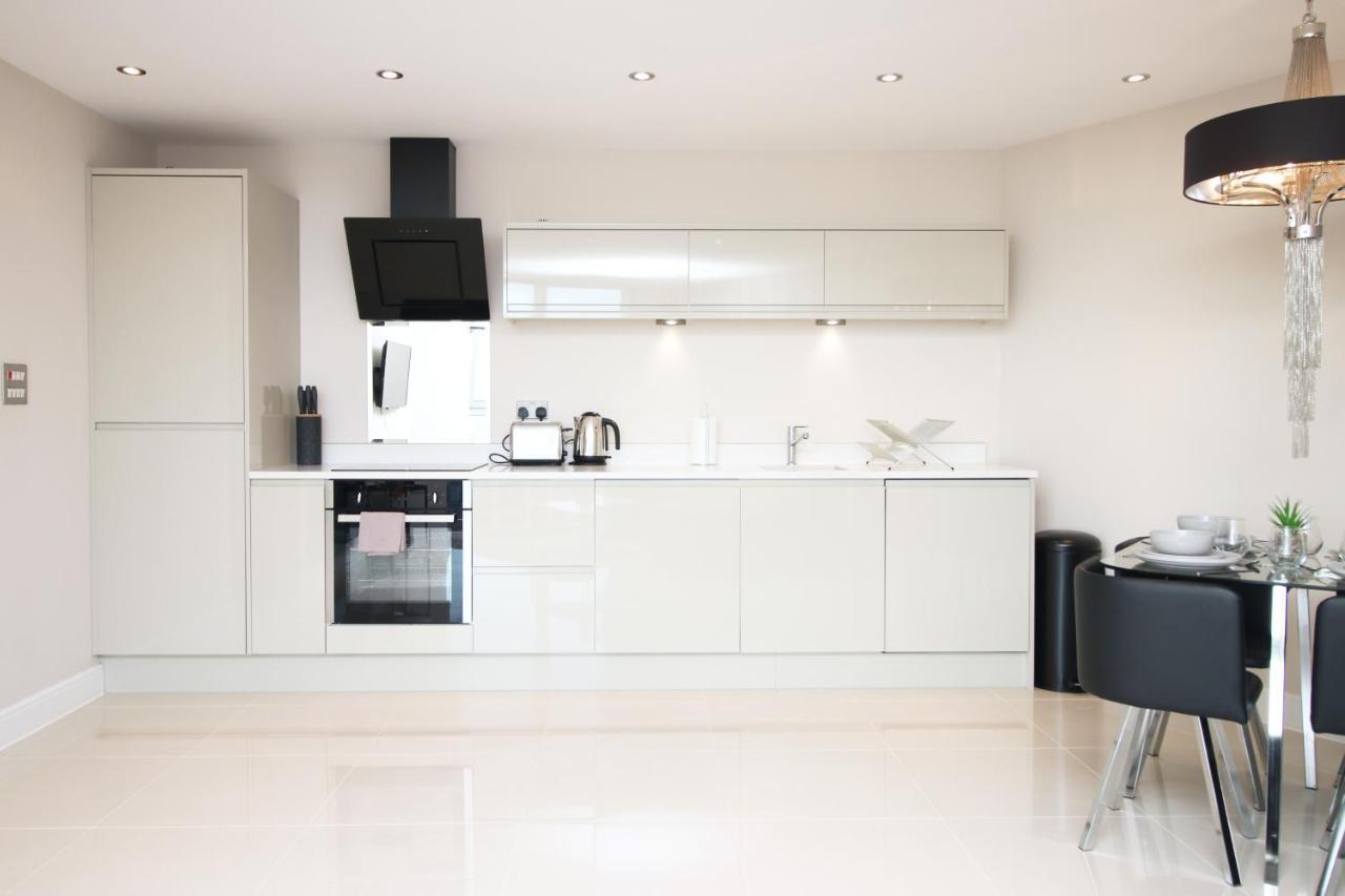 קארדיף The Skyline - Luxury City Centre Flat With Designated Parking מראה חיצוני תמונה