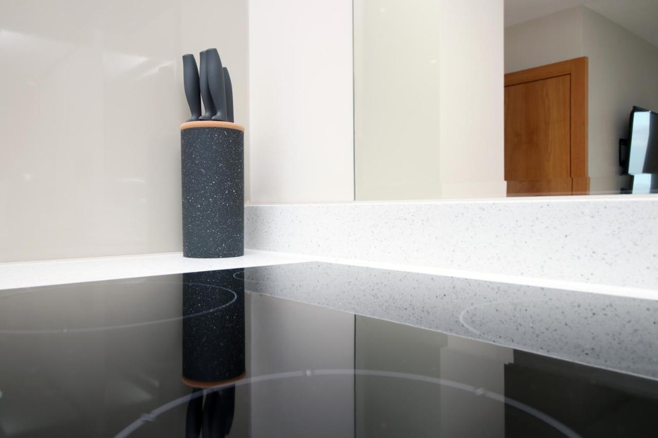 קארדיף The Skyline - Luxury City Centre Flat With Designated Parking מראה חיצוני תמונה
