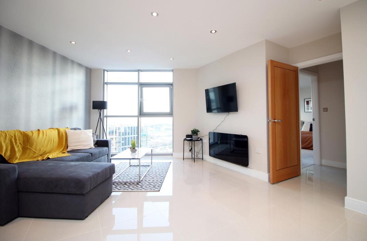 קארדיף The Skyline - Luxury City Centre Flat With Designated Parking מראה חיצוני תמונה