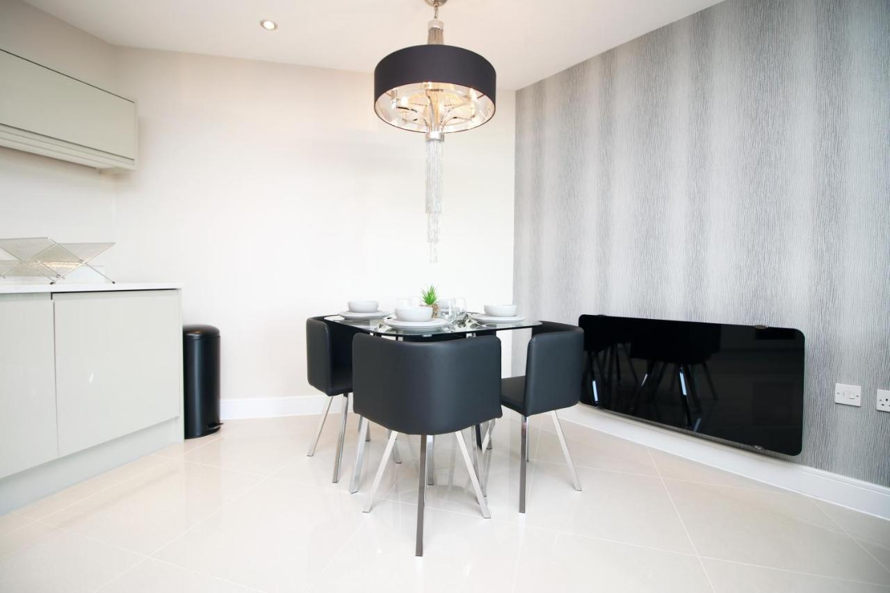 קארדיף The Skyline - Luxury City Centre Flat With Designated Parking מראה חיצוני תמונה