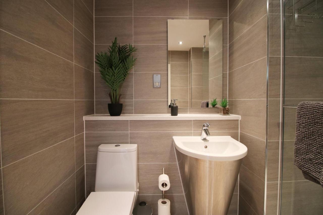 קארדיף The Skyline - Luxury City Centre Flat With Designated Parking מראה חיצוני תמונה