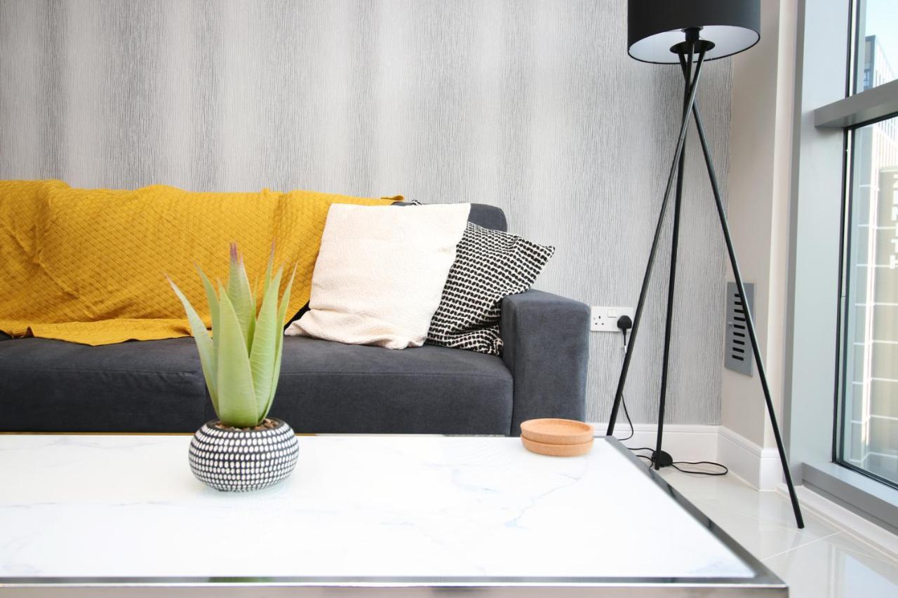 קארדיף The Skyline - Luxury City Centre Flat With Designated Parking מראה חיצוני תמונה