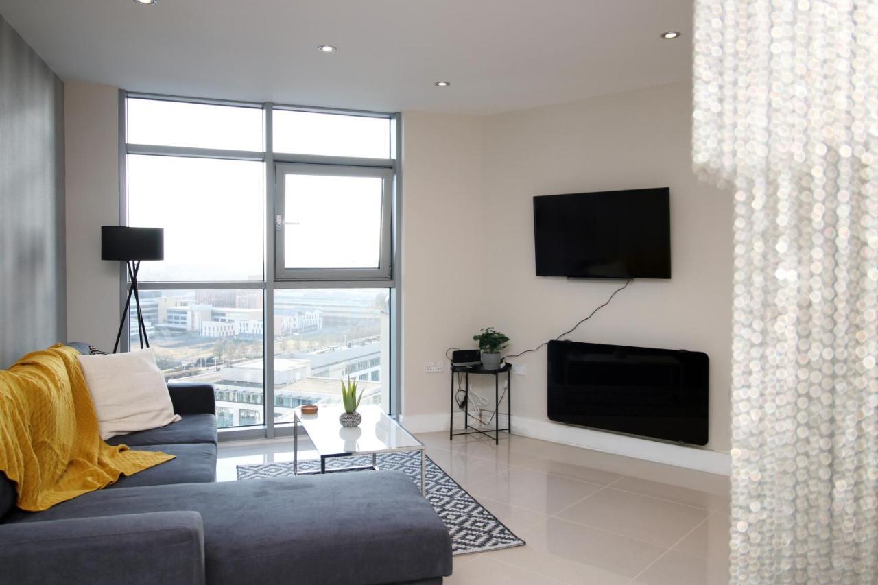 קארדיף The Skyline - Luxury City Centre Flat With Designated Parking מראה חיצוני תמונה