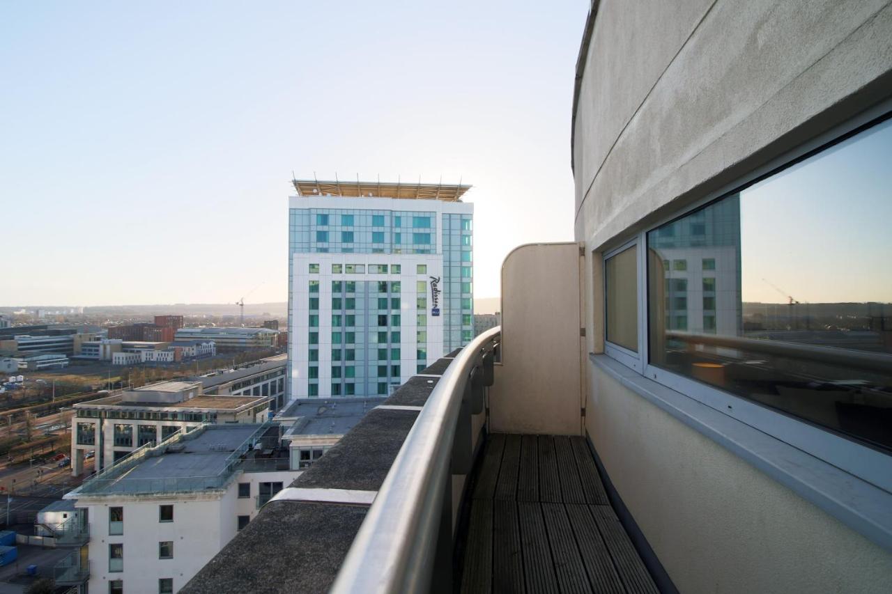 קארדיף The Skyline - Luxury City Centre Flat With Designated Parking מראה חיצוני תמונה