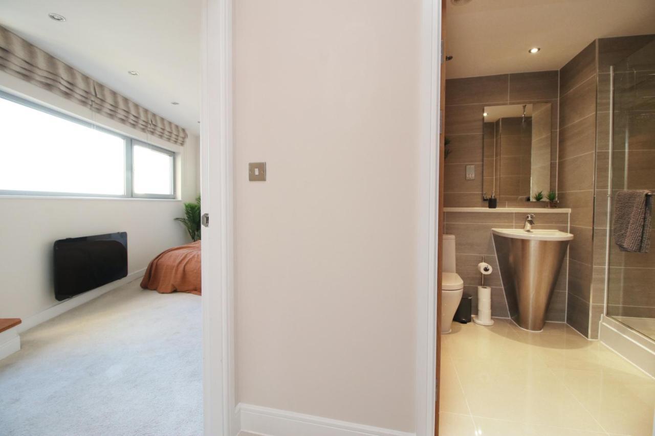 קארדיף The Skyline - Luxury City Centre Flat With Designated Parking מראה חיצוני תמונה