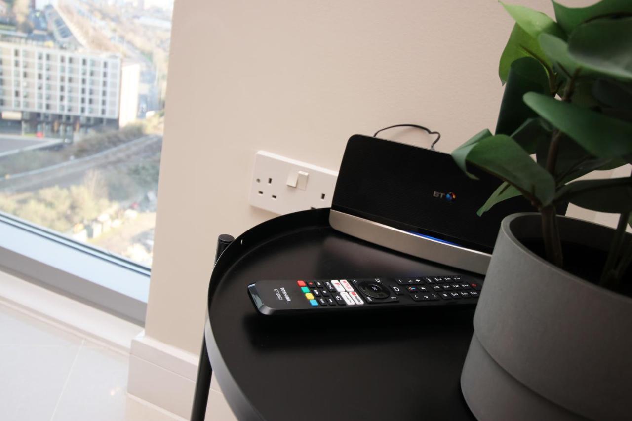 קארדיף The Skyline - Luxury City Centre Flat With Designated Parking מראה חיצוני תמונה