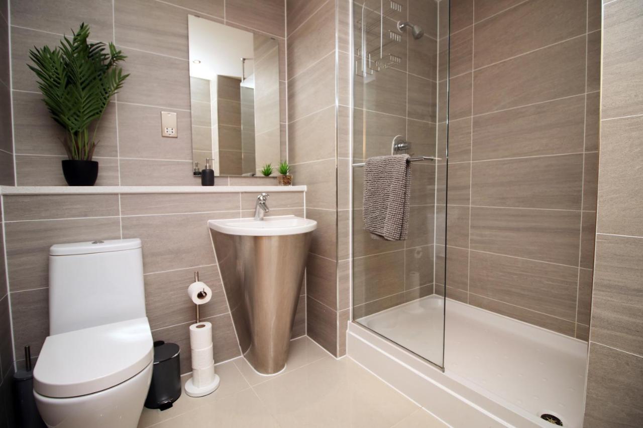 קארדיף The Skyline - Luxury City Centre Flat With Designated Parking מראה חיצוני תמונה